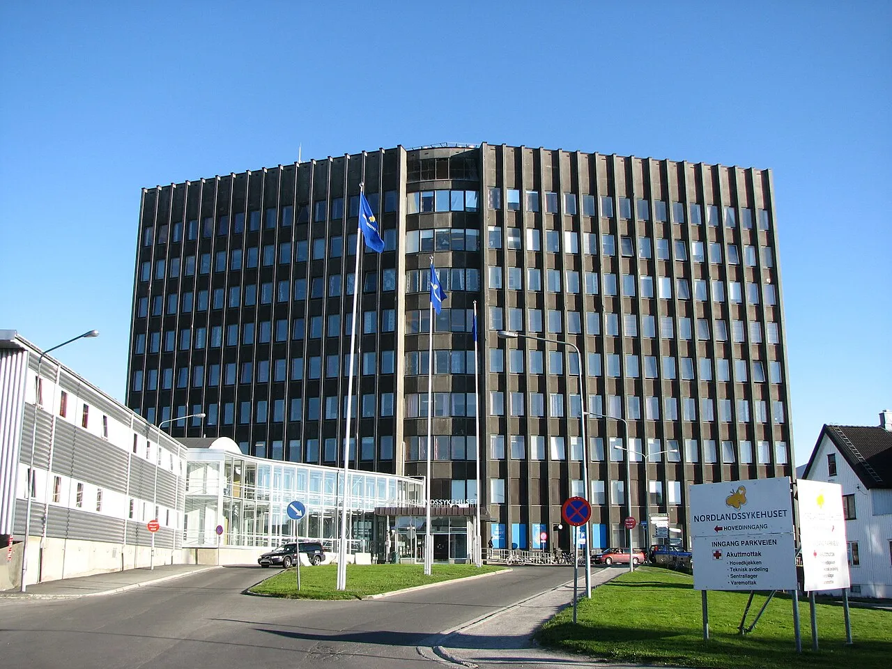 Nordlandssykehuset in het centrum van Bodø, waar de gewonden na het ongeval werden behandeld