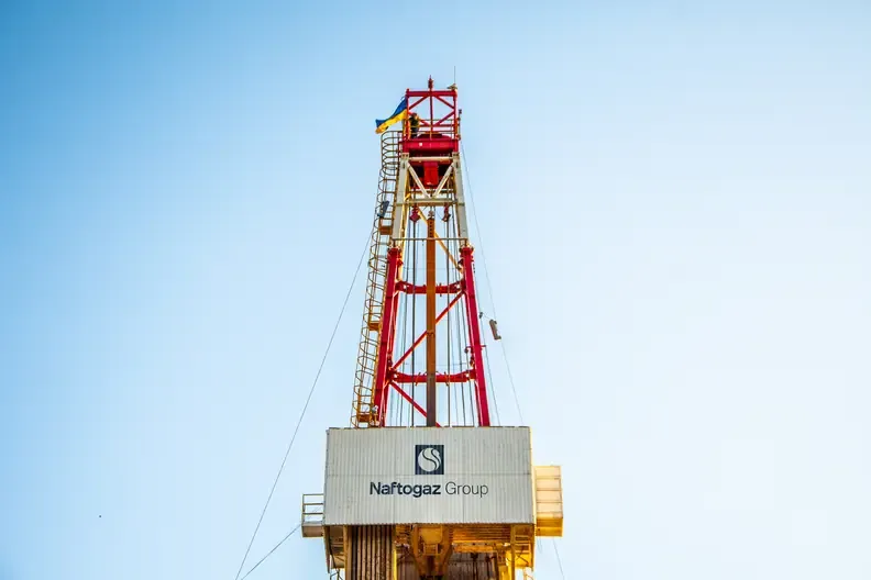 Een boortoren van het Oekraïense staatsenergiebedrijf Naftogaz