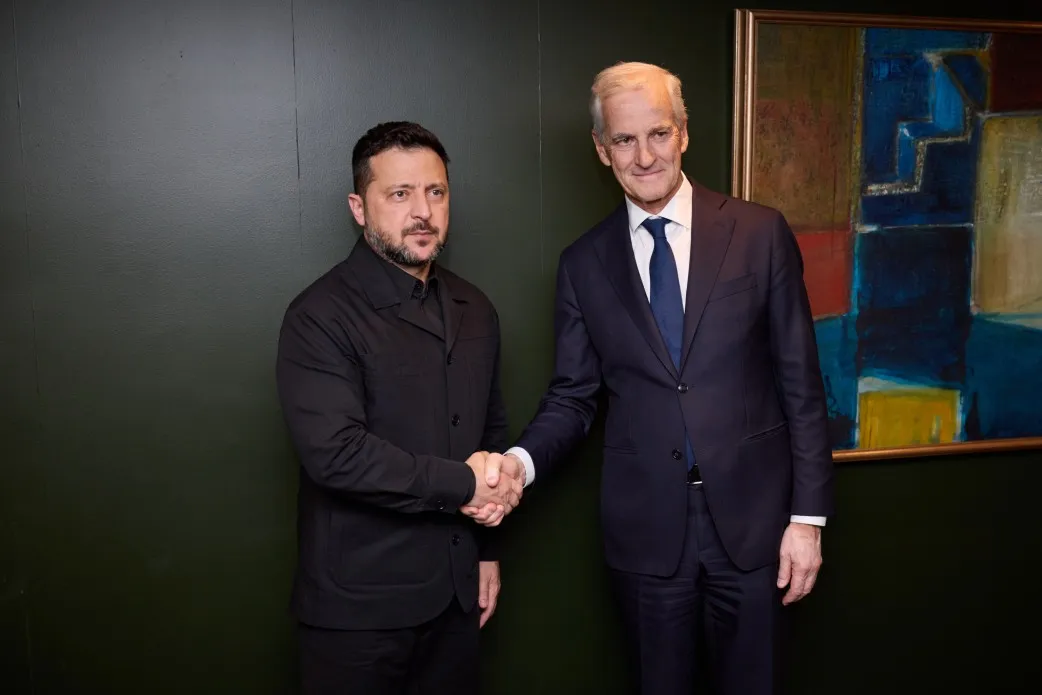 Oekraïens president Volodymyr Zelenskyj ontmoet de premier van Noorwegen tijdens een bezoek aan Noorwegen